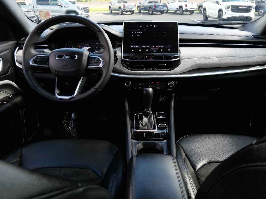 Used 2024 Jeep Compass Latitude AWD/4WD image 20