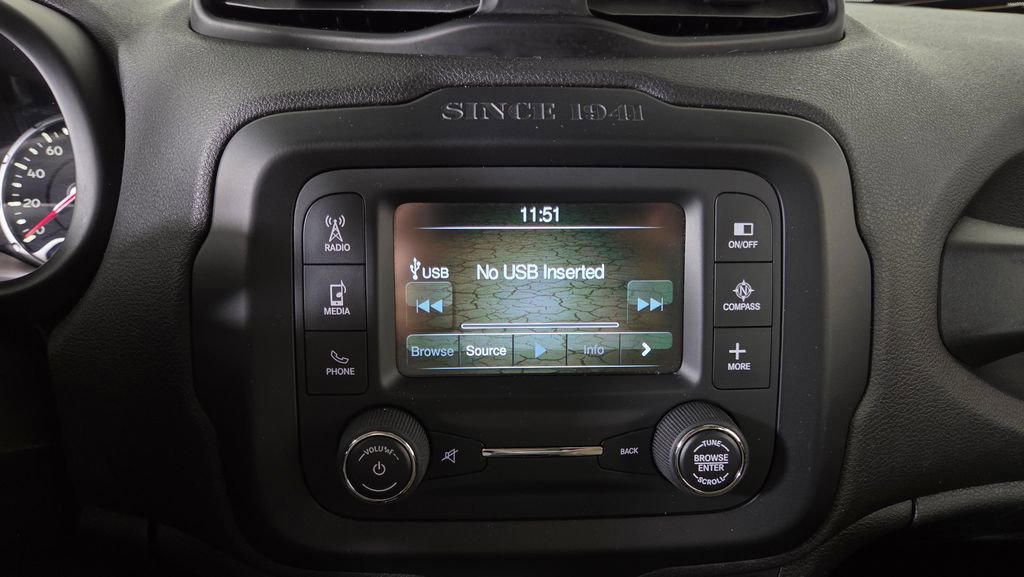 Used 2015 Jeep Renegade Latitude w/ Cold Weather Group AWD/4WD image 24