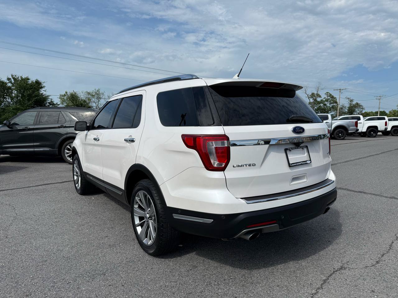 Used 2018 Ford Explorer Limited w/ Equipment Group 301A AWD/4WD image 4