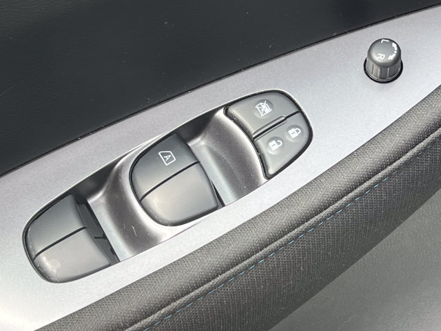 Used 2025 Nissan Leaf S FWD image 13