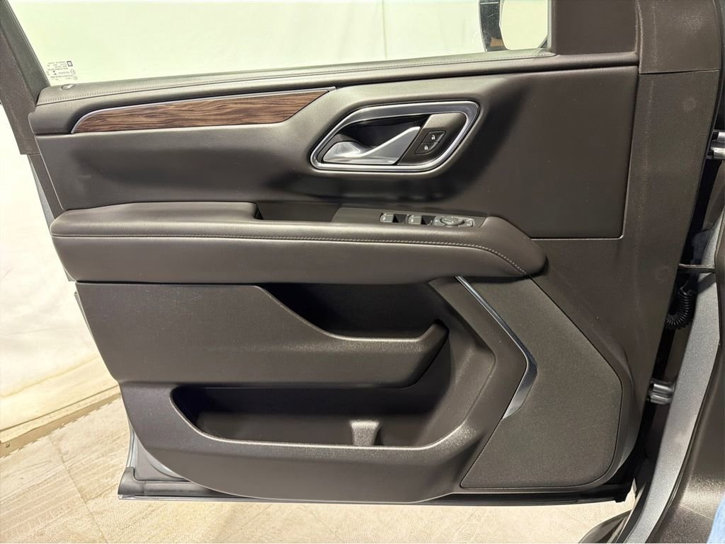 Used 2023 Chevrolet Suburban LS image 19