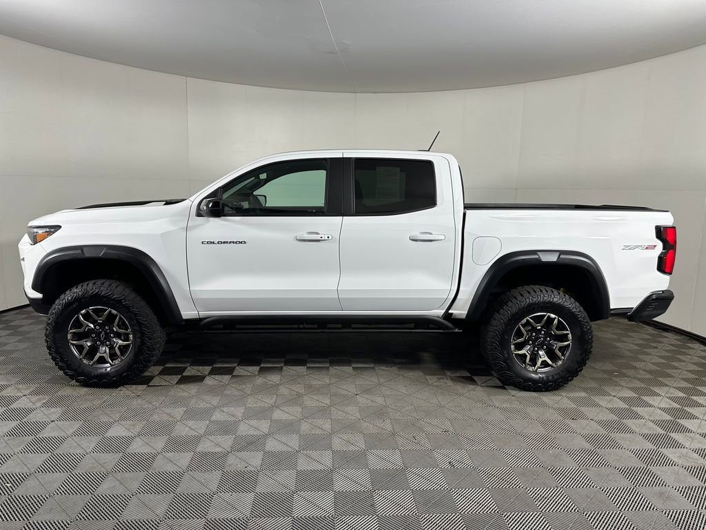 Used 2024 Chevrolet Colorado ZR2 AWD/4WD image 2