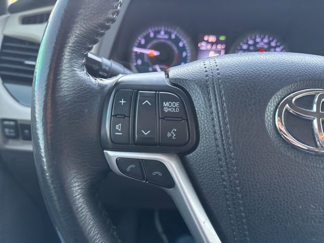 Used 2018 Toyota Sienna XLE w/ XLE Navigation Package image 25