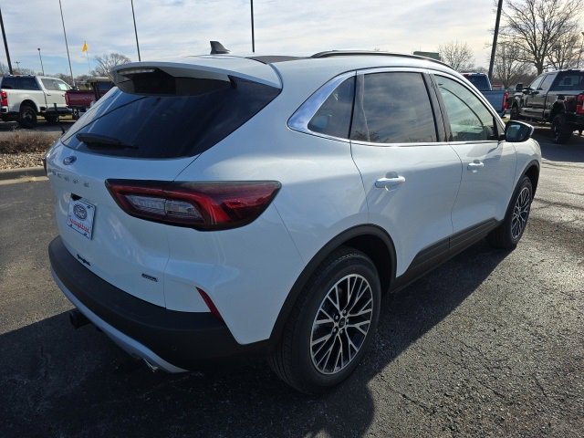 New 2026 Ford Escape SE w/ Class II Trailer Tow Package image 5