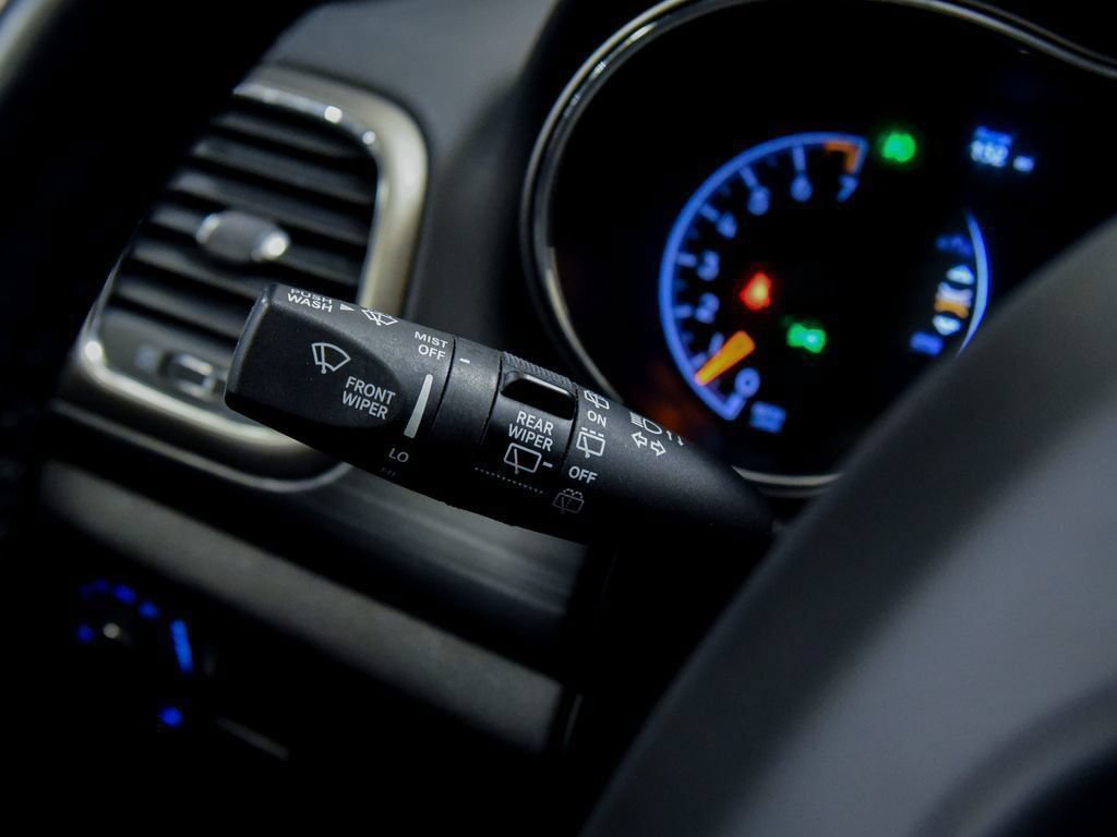 Used 2022 Jeep Grand Cherokee Laredo X AWD/4WD image 39