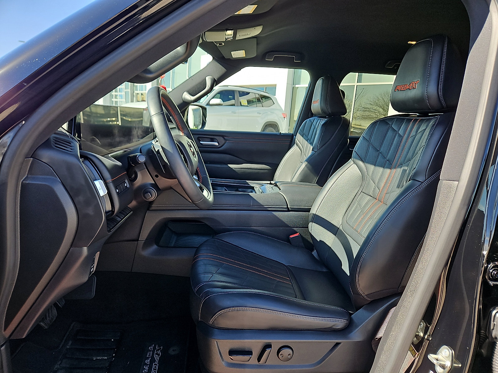 Used 2025 Nissan Armada PRO-4X image 12