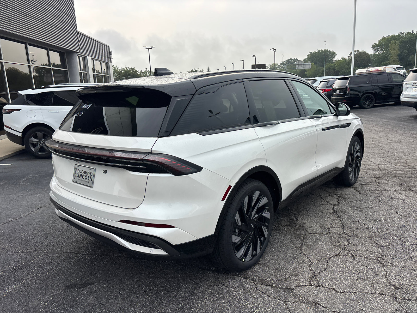 New 2026 Lincoln Nautilus Reserve w/ Jet Appearance Package AWD/4WD image 7