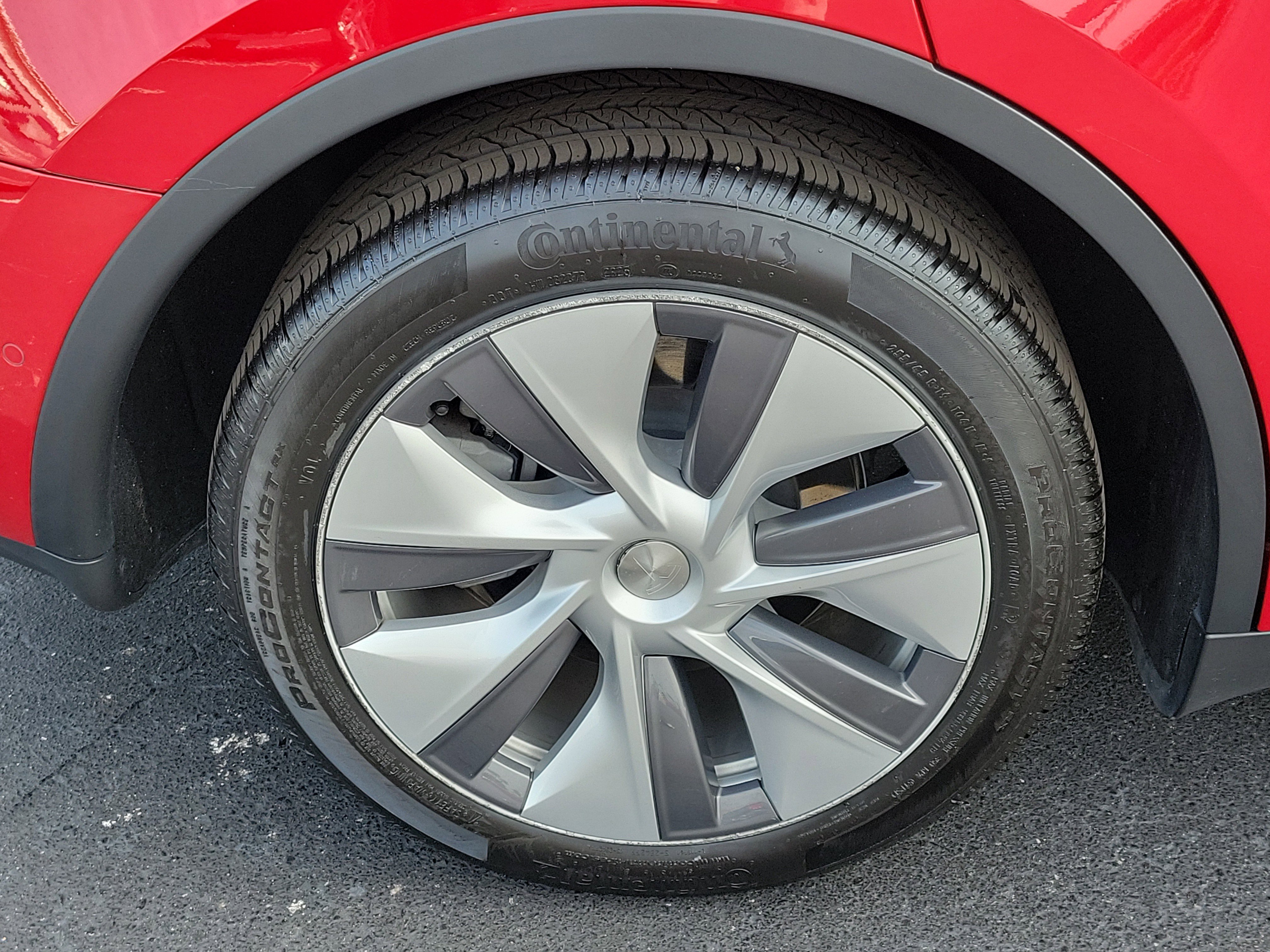 Used 2022 Tesla Model Y Long Range AWD/4WD image 5