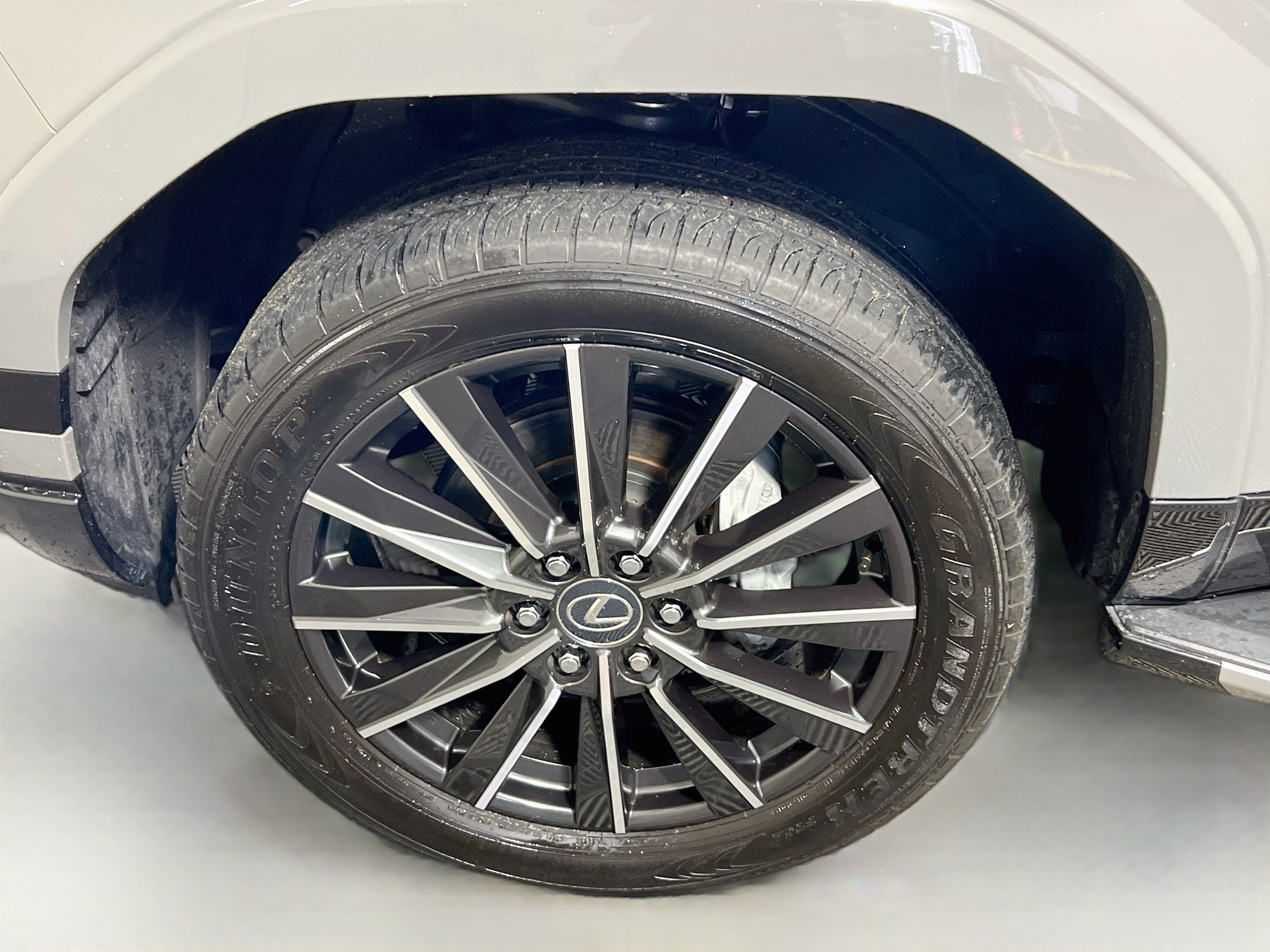 Used 2024 Lexus GX 550 w/ Accessory Package (Z1) AWD/4WD image 33