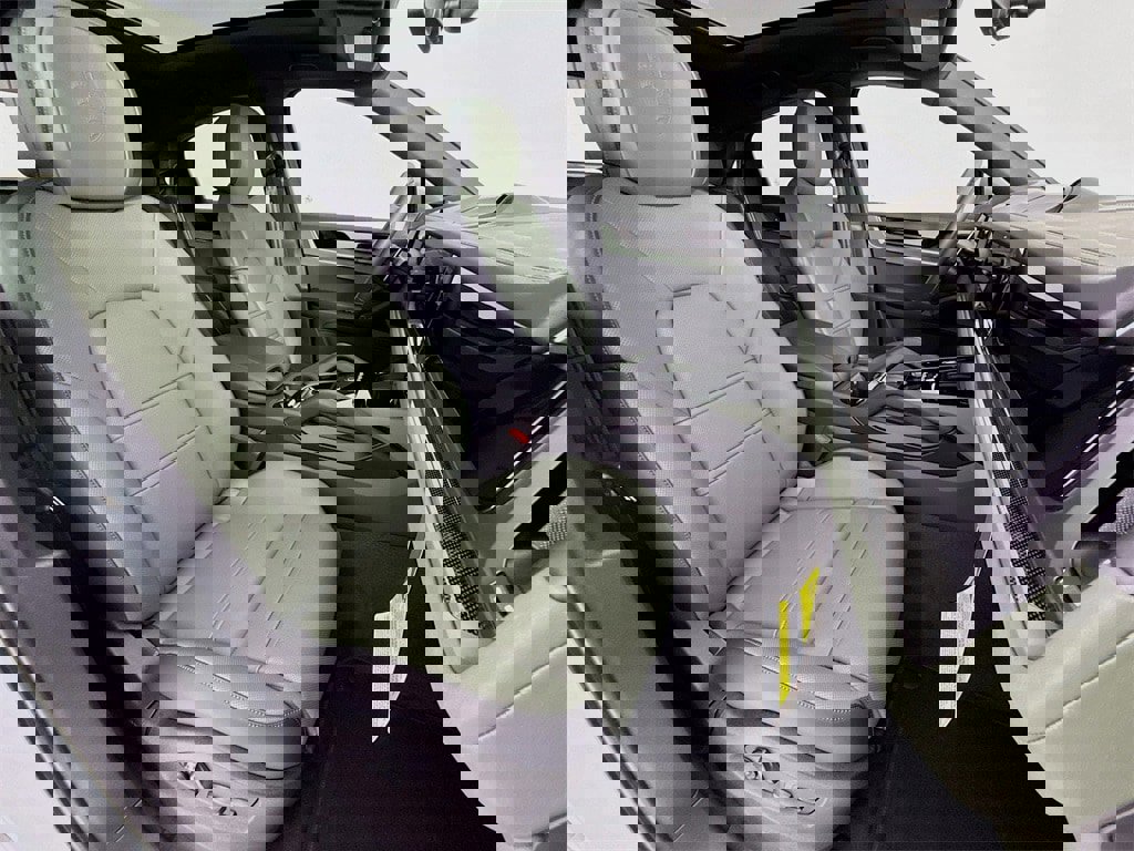 New 2026 Porsche Cayenne Coupe image 32