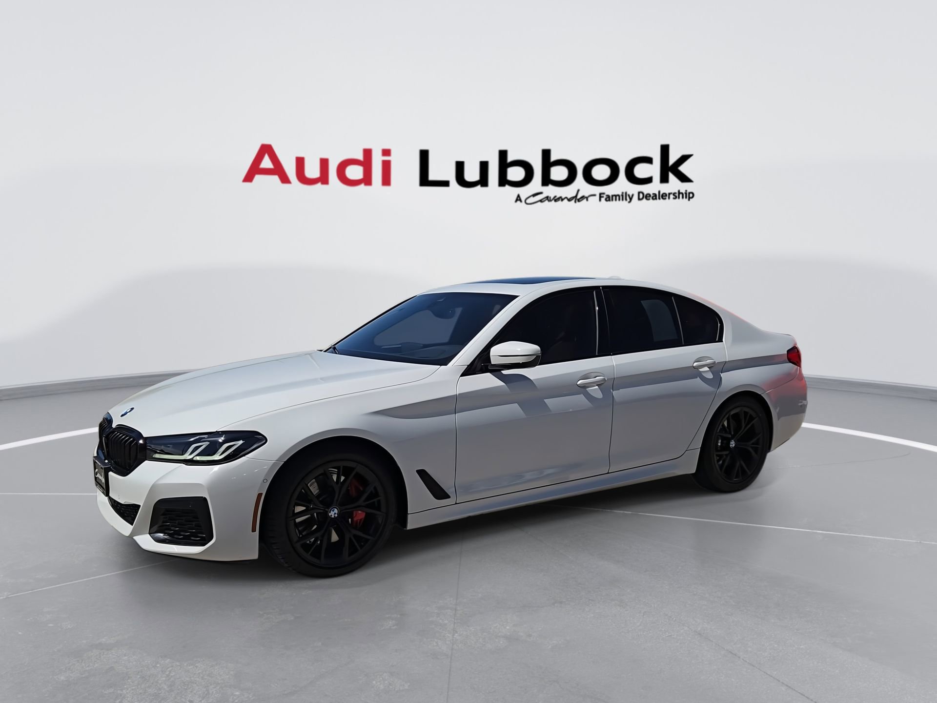 Used 2023 BMW 530i xDrive w/ M Sport Package AWD/4WD image 4