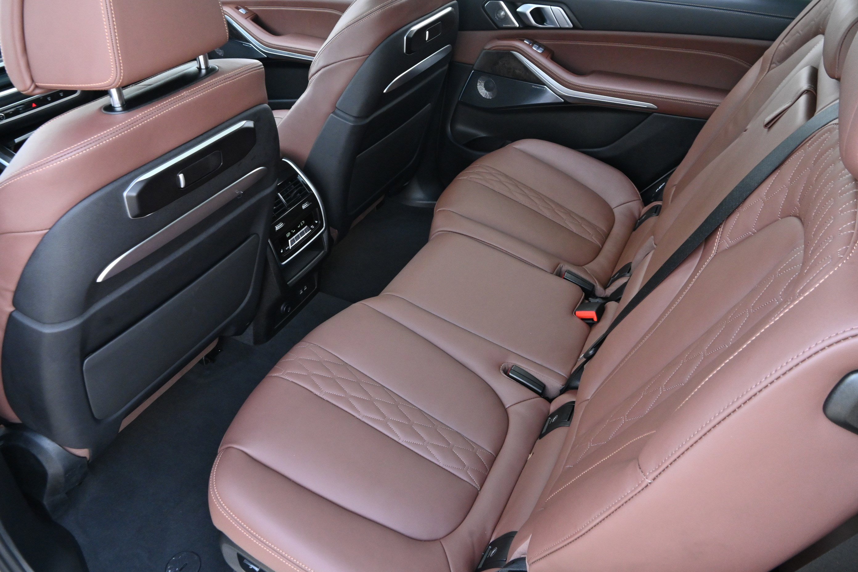 Used 2025 BMW X7 xDrive40i w/ Executive Package image 13