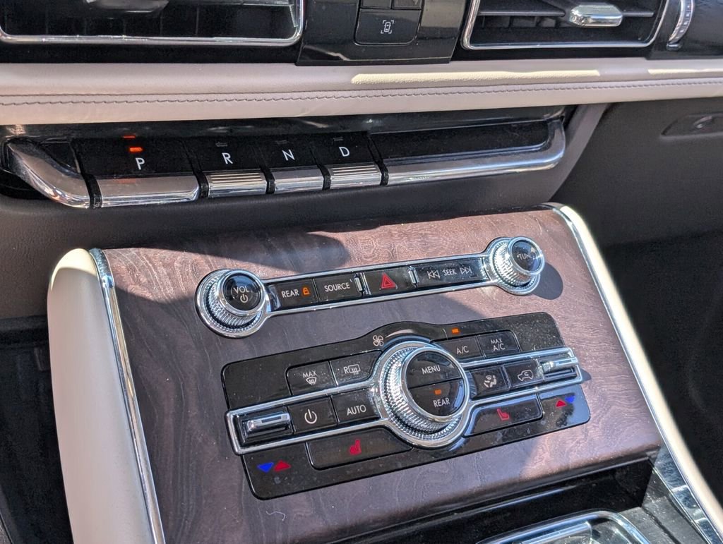 Certified 2023 Lincoln Aviator Reserve RWD image 24