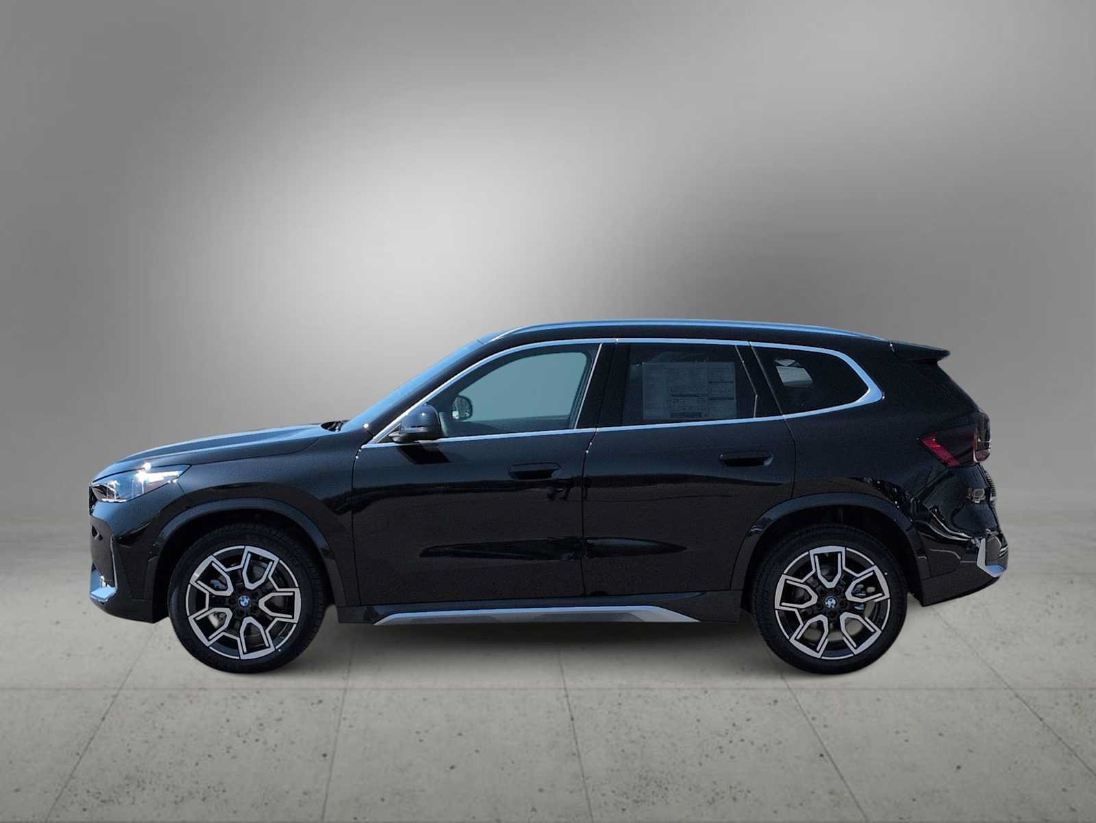 New 2026 BMW X1 xDrive28i w/ Technology Package AWD/4WD image 5