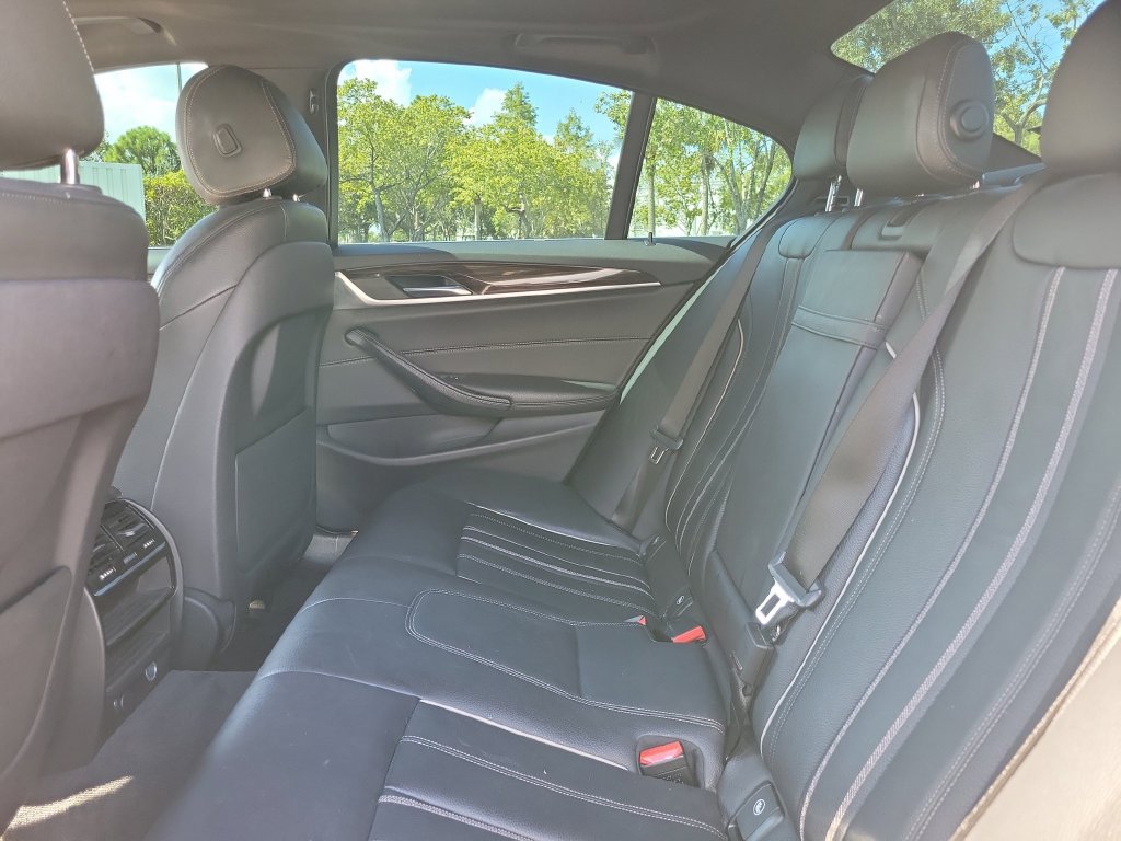Used 2019 BMW 530e w/ Convenience Package RWD image 18