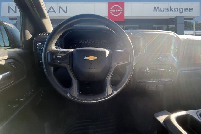 Used 2020 Chevrolet Silverado 1500 Custom w/ Custom Value Package AWD/4WD image 9