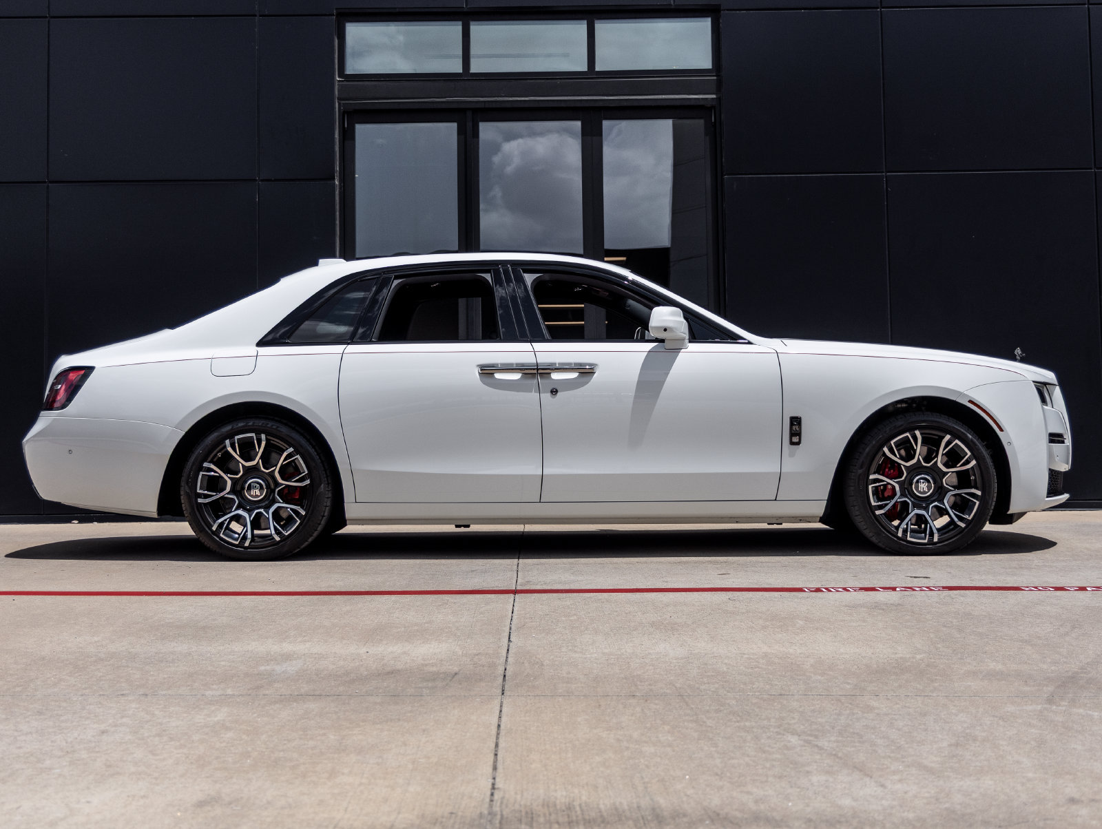 Used 2023 Rolls-Royce Ghost Black Badge w/ Black Badge Ghost Package AWD/4WD image 12