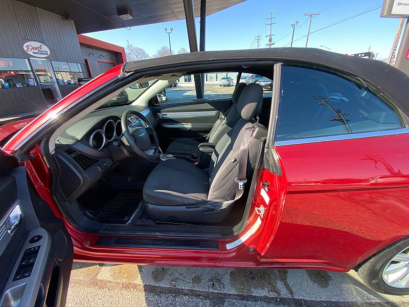 Used 2010 Chrysler Sebring Touring image 12