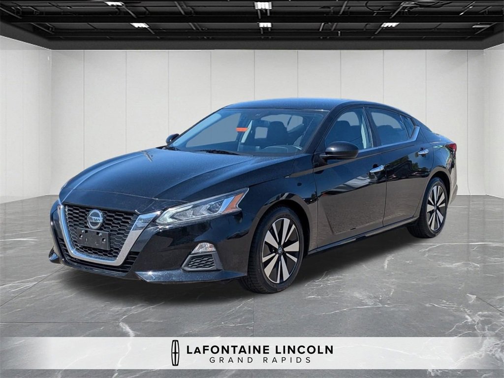 Used 2022 Nissan Altima 2.5 SV