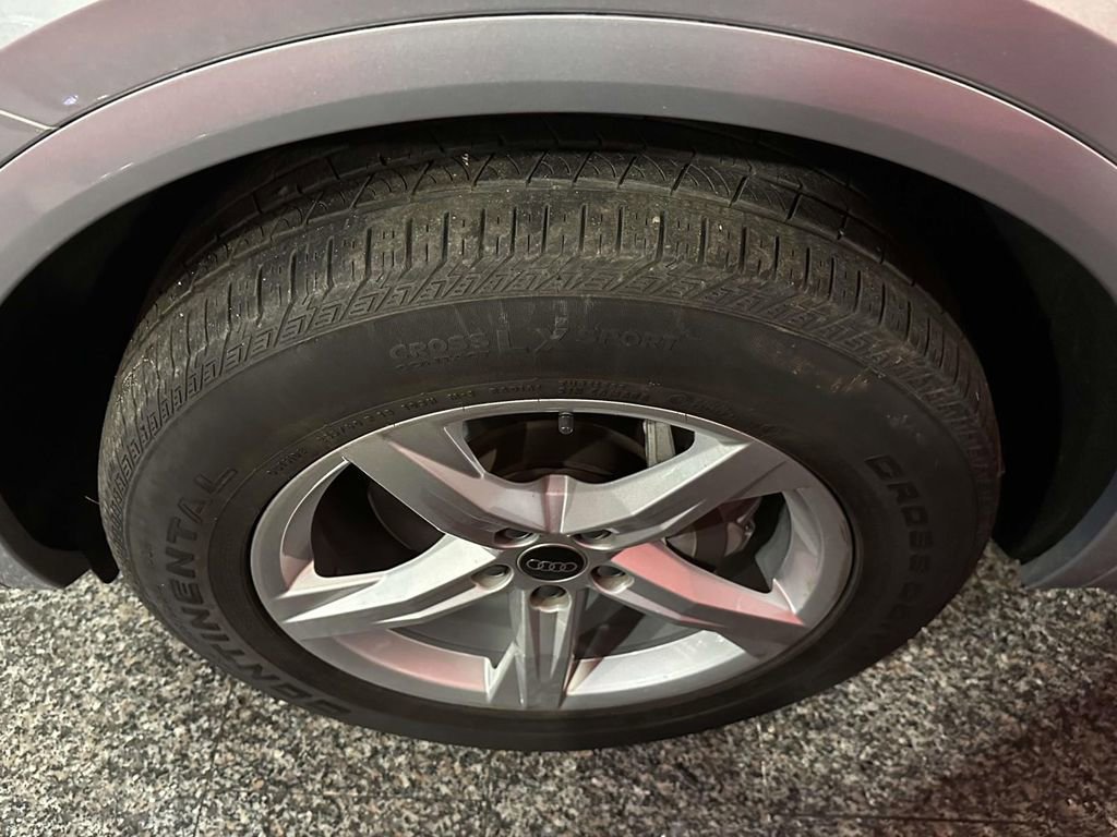 Used 2023 Audi Q5 2.0T Premium w/ Convenience Package image 7