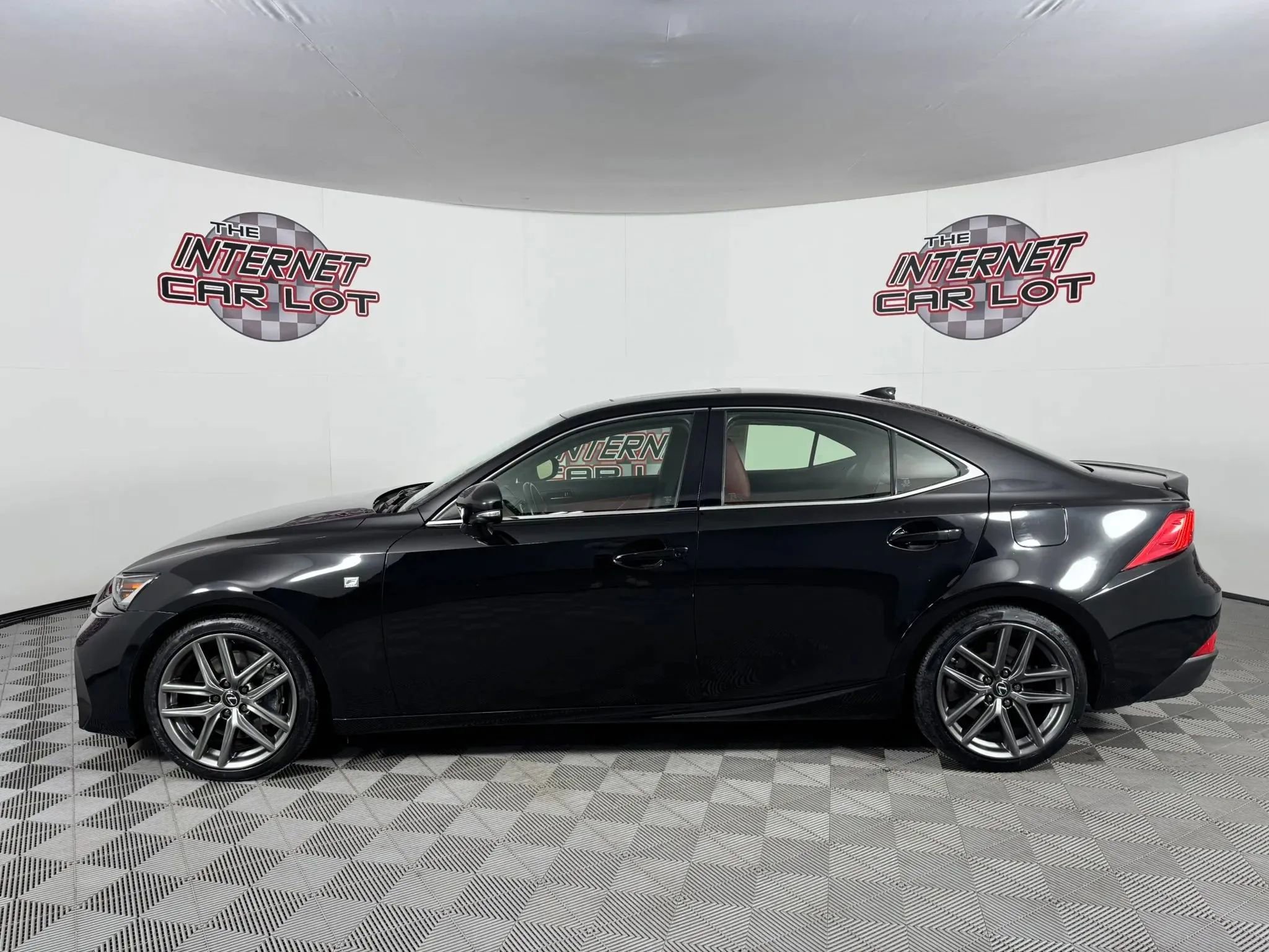 Used 2020 Lexus IS 300 F Sport w/ F Sport Package image 4