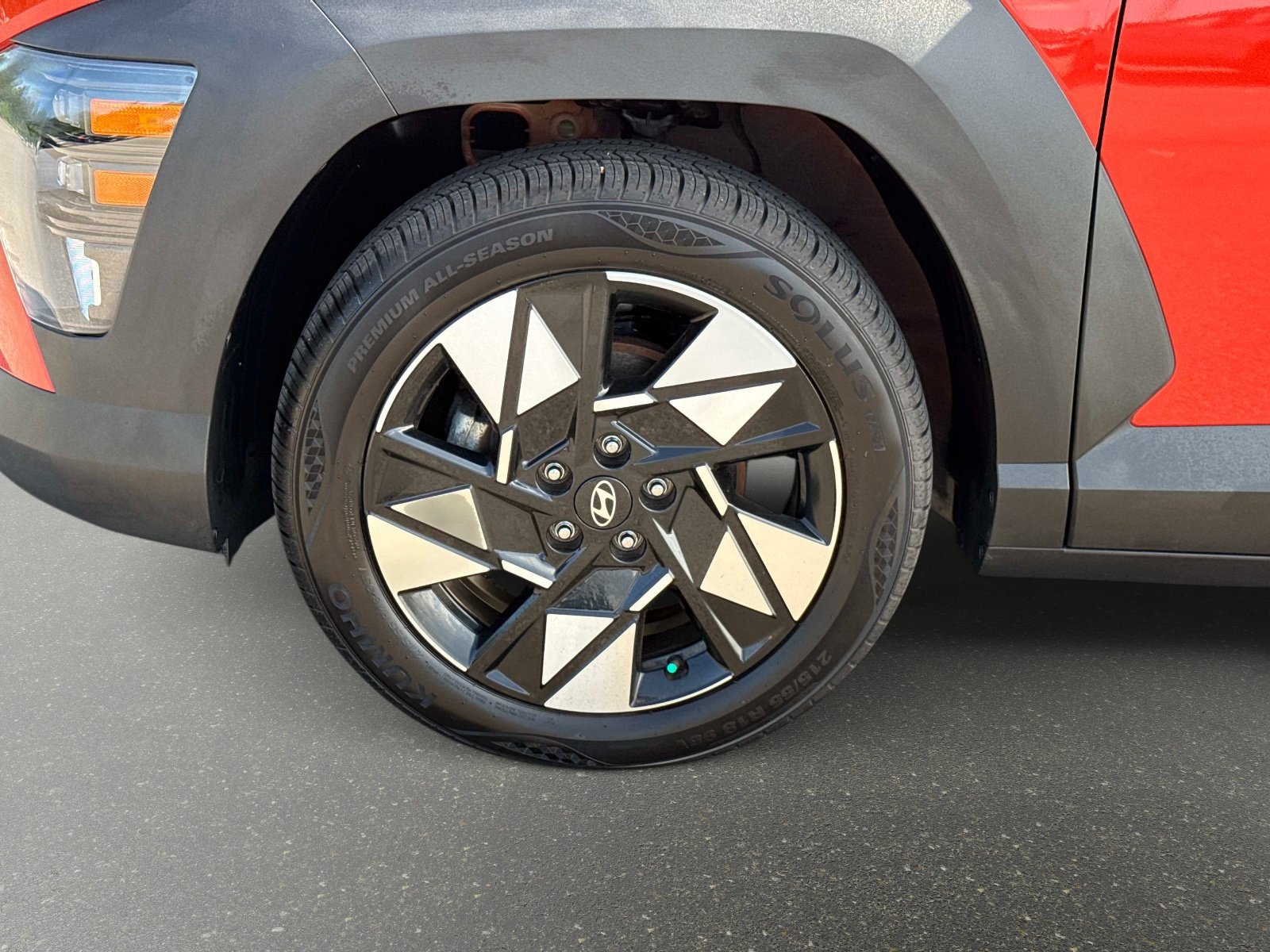Used 2024 Hyundai Kona SEL FWD image 12