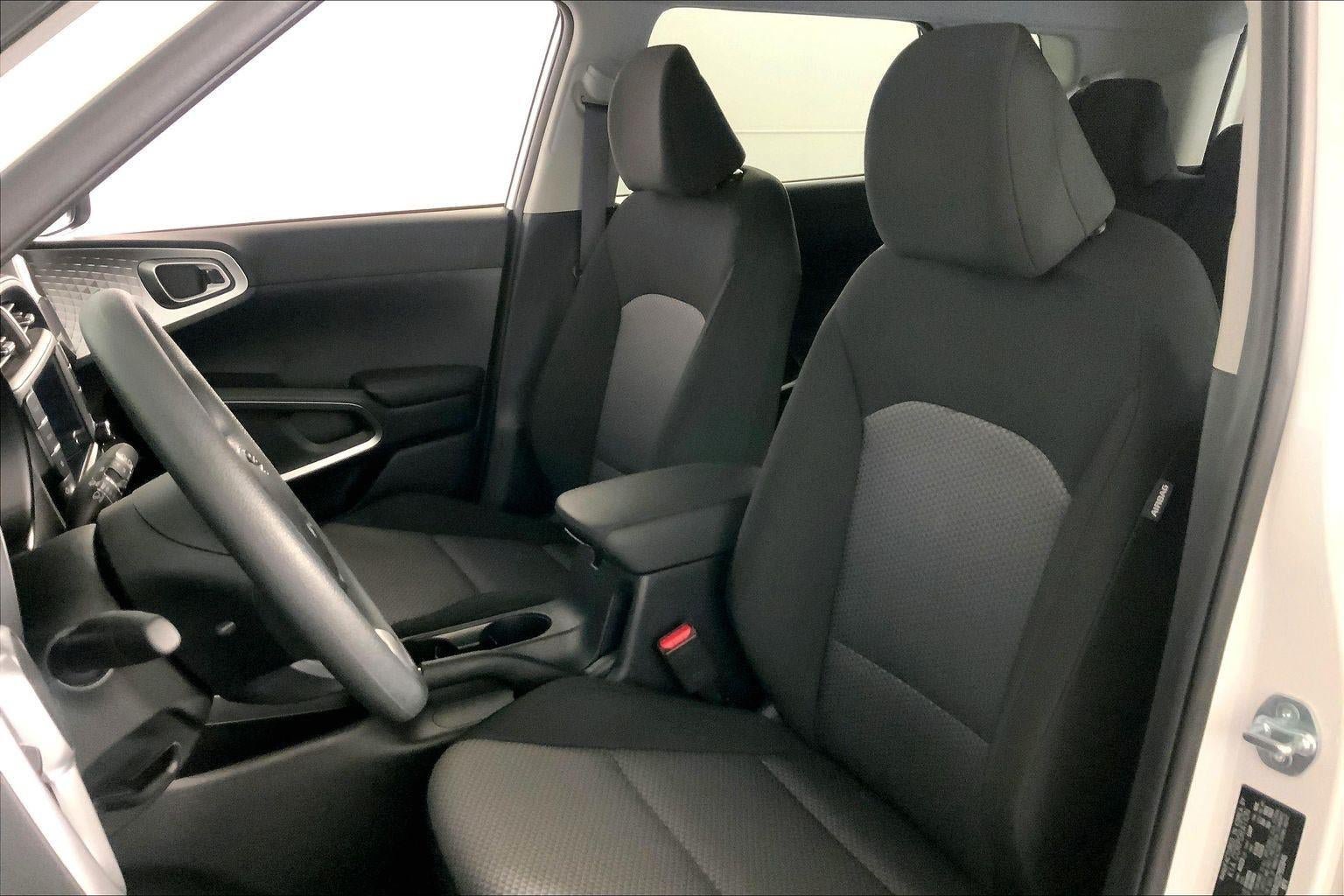 Certified 2025 Kia Soul LX FWD image 22