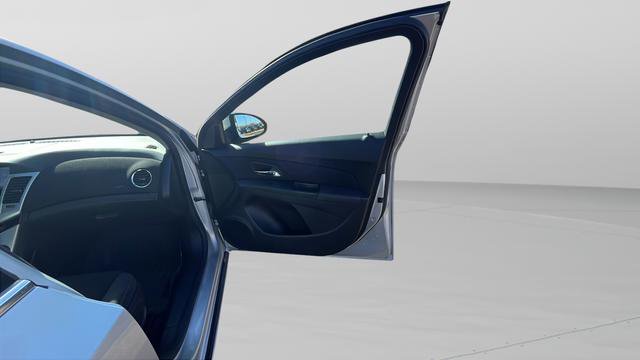 Used 2013 Chevrolet Cruze Eco image 25