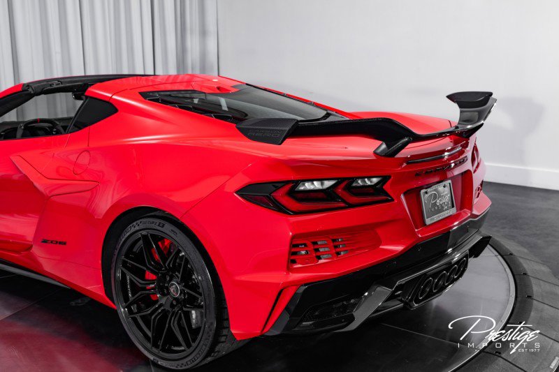 Used 2025 Chevrolet Corvette Z06 w/ Z07 Performance Package image 24