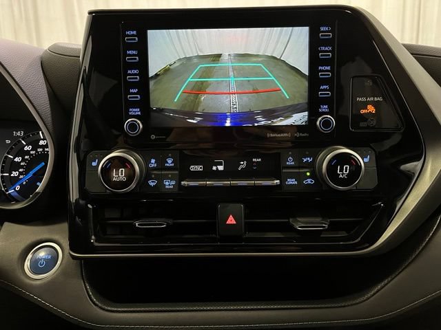 Used 2021 Toyota Highlander XLE AWD/4WD image 21