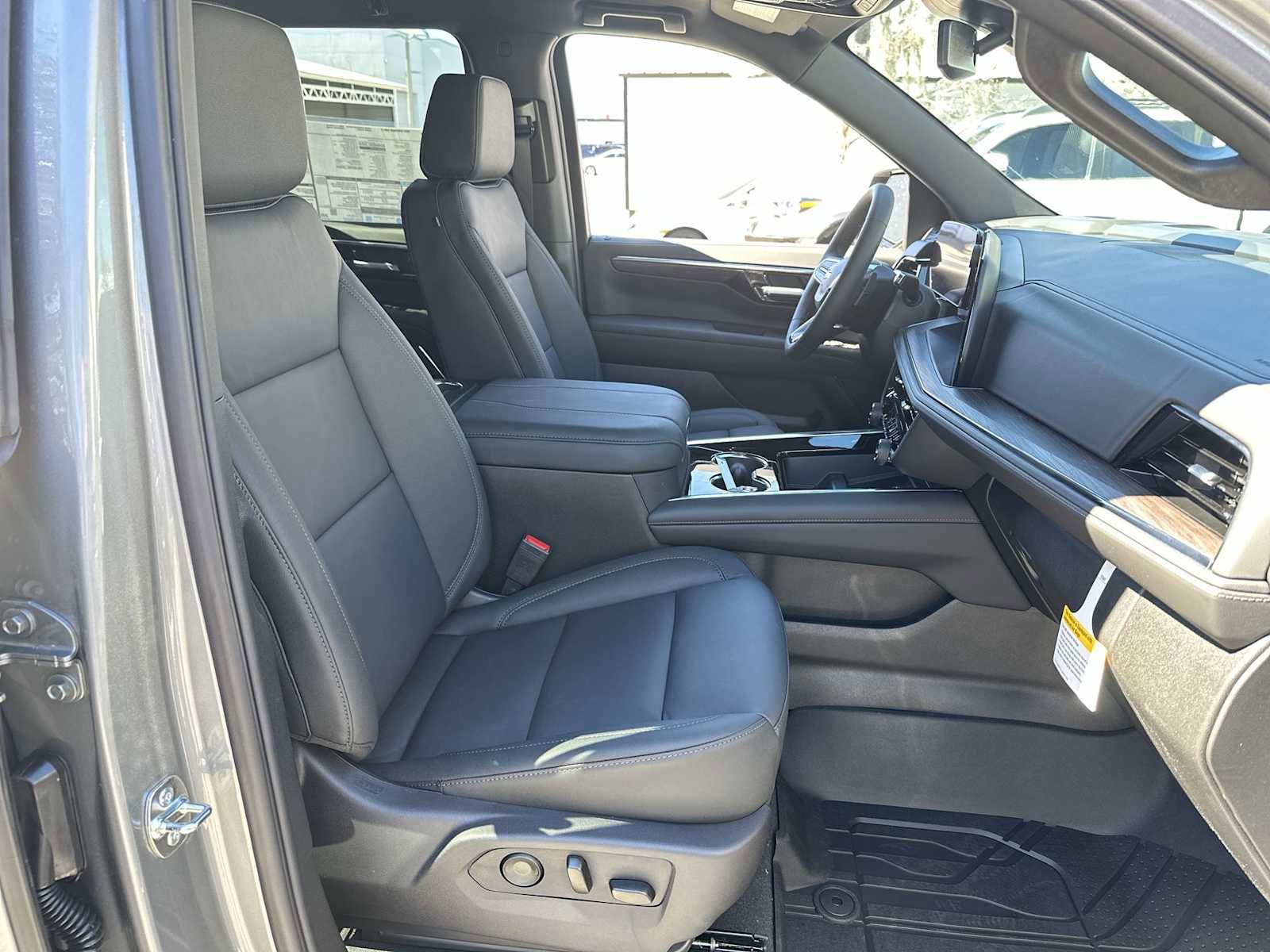 New 2026 Chevrolet Suburban LT w/ Comfort Package image 19