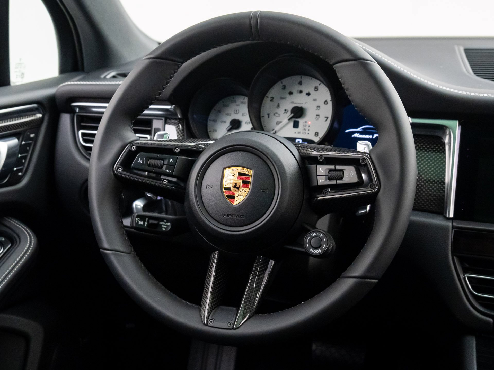 New 2026 Porsche Macan Turbo AWD/4WD image 12