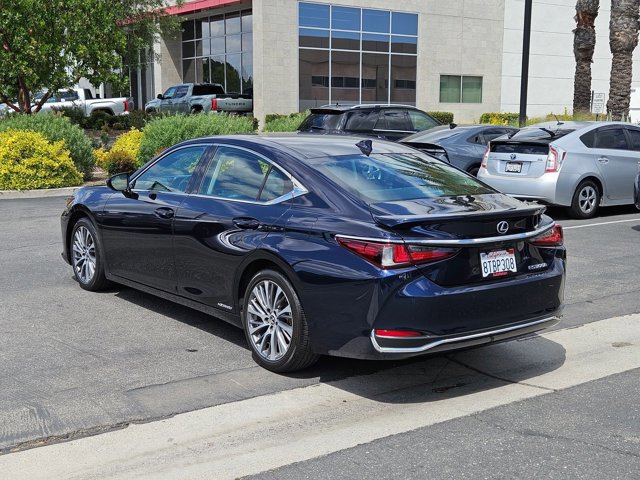 Used 2020 Lexus ES 300h w/ Premium Package FWD image 8