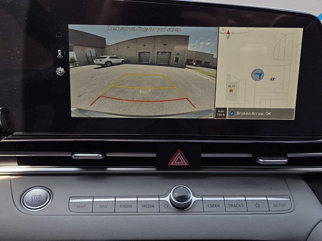 New 2026 Hyundai Elantra Limited FWD image 17