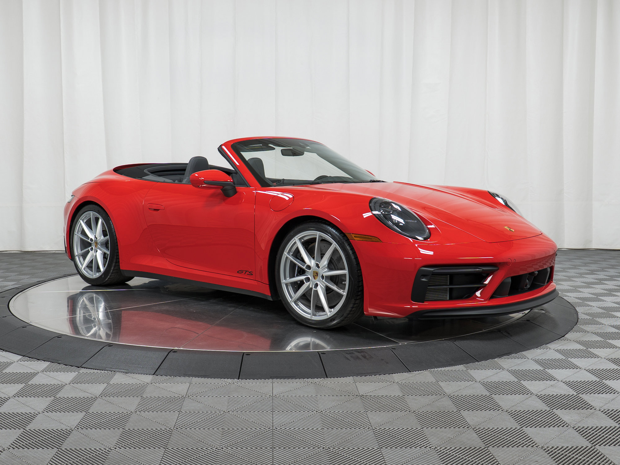 Certified 2024 Porsche 911 Carrera GTS image 9