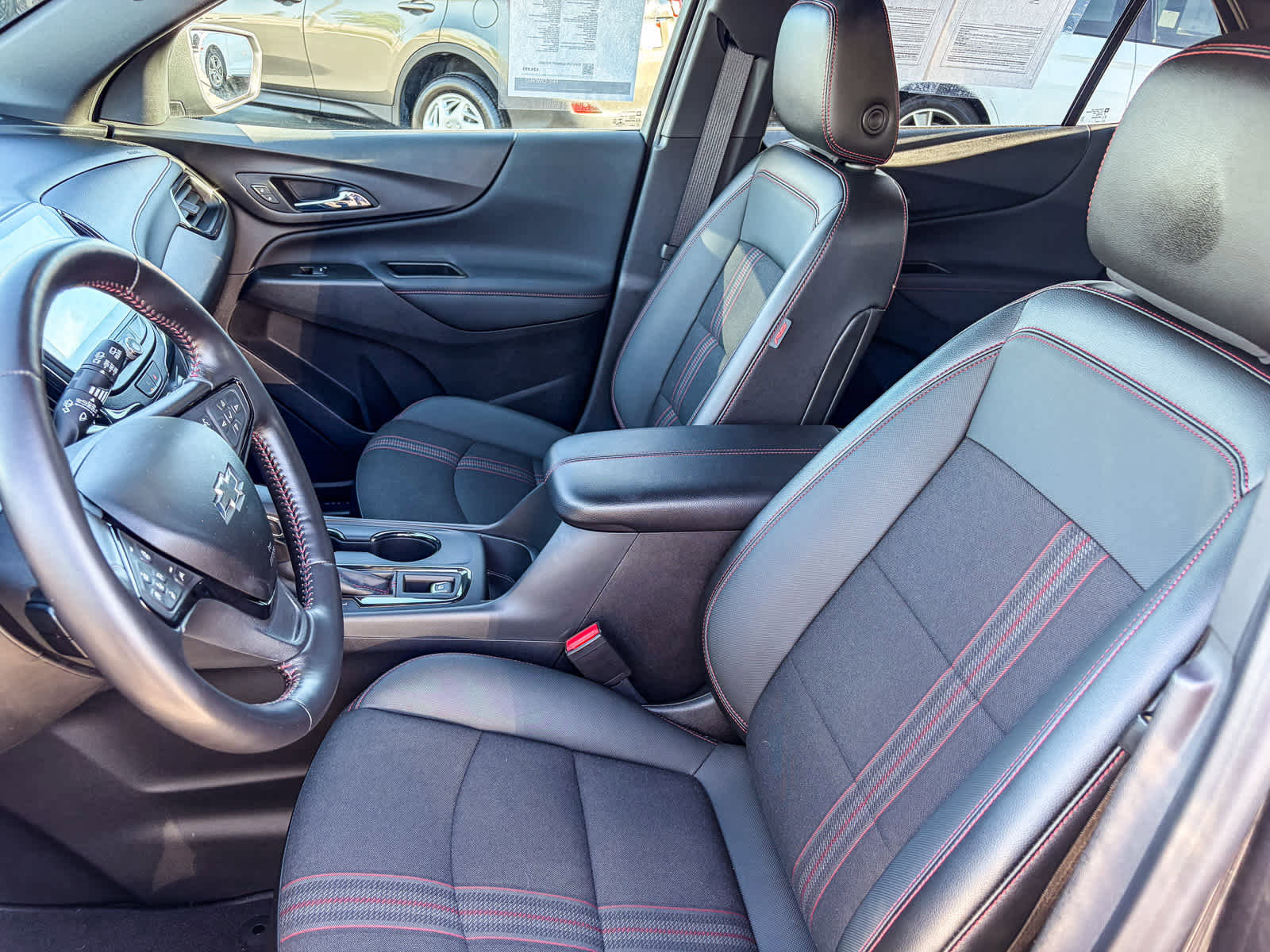 Used 2022 Chevrolet Equinox RS w/ Infotainment Package image 16