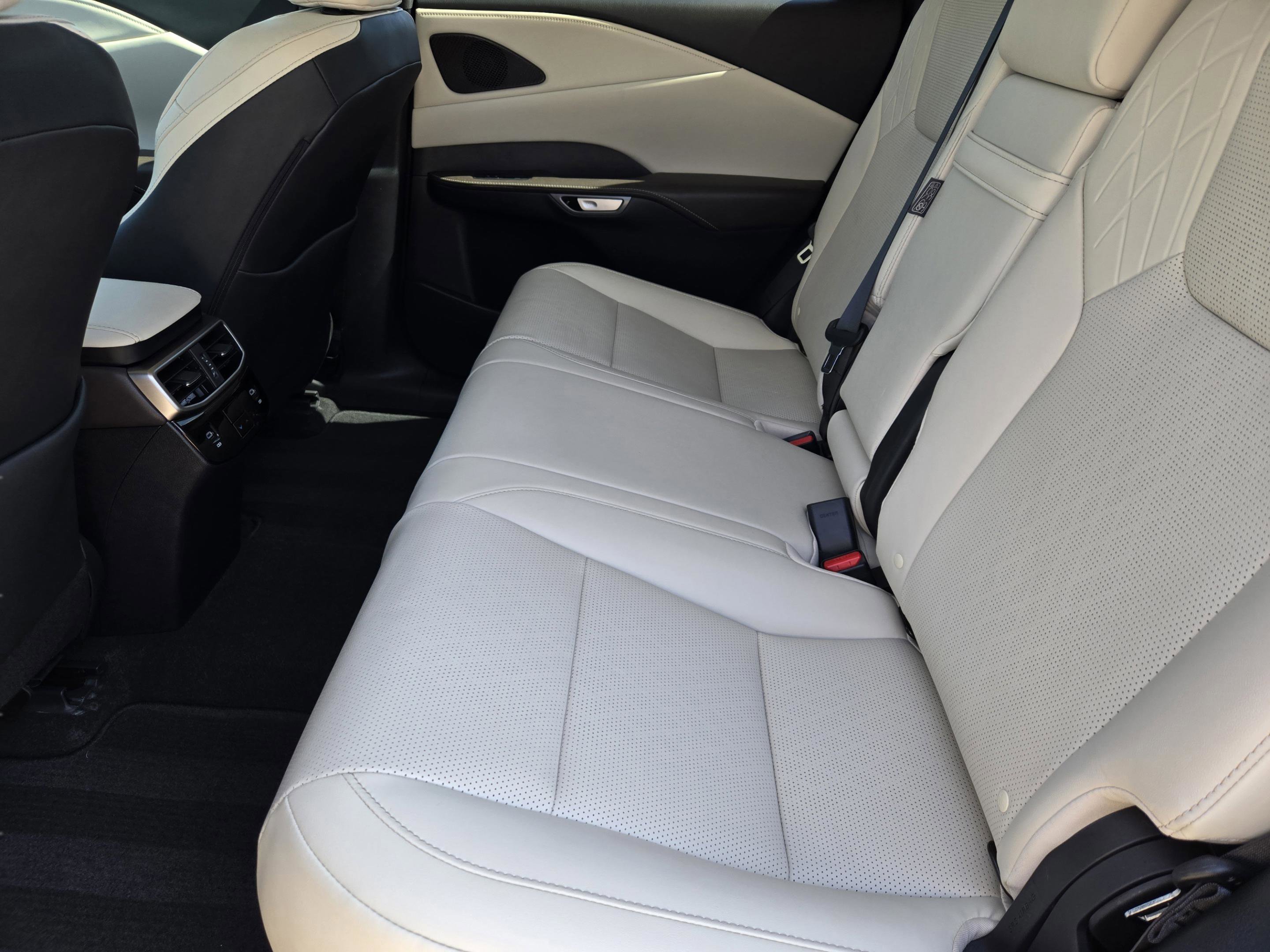 Used 2024 Lexus RX 350 Premium Plus w/ Convenience Package image 24