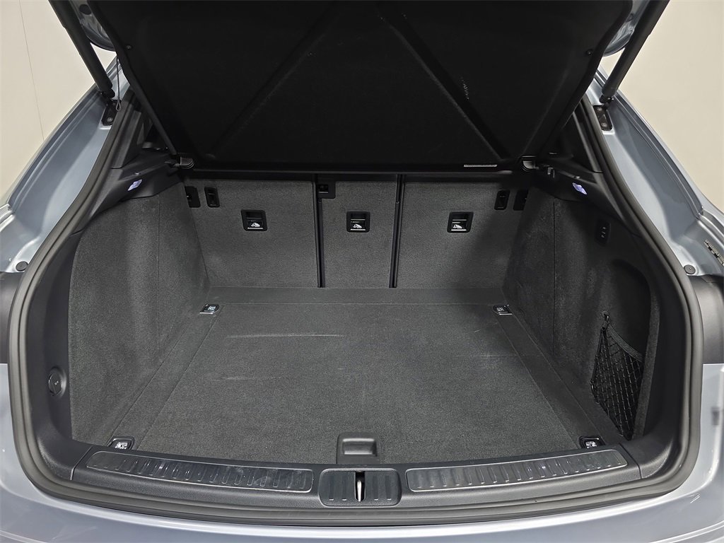 Used 2024 Porsche Macan image 25