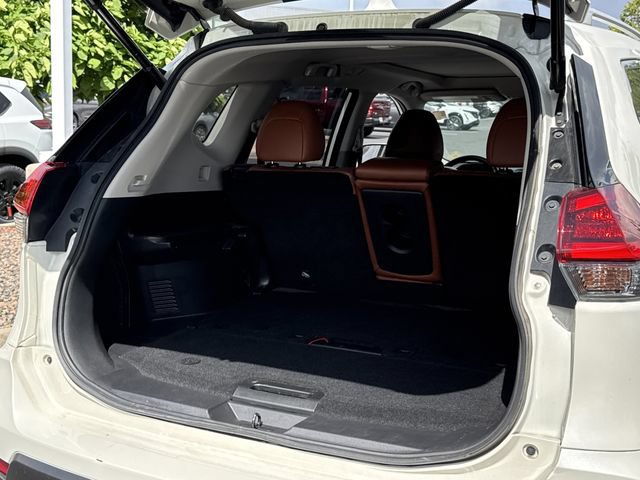 Used 2018 Nissan Rogue SL w/ Premium Package AWD/4WD image 21
