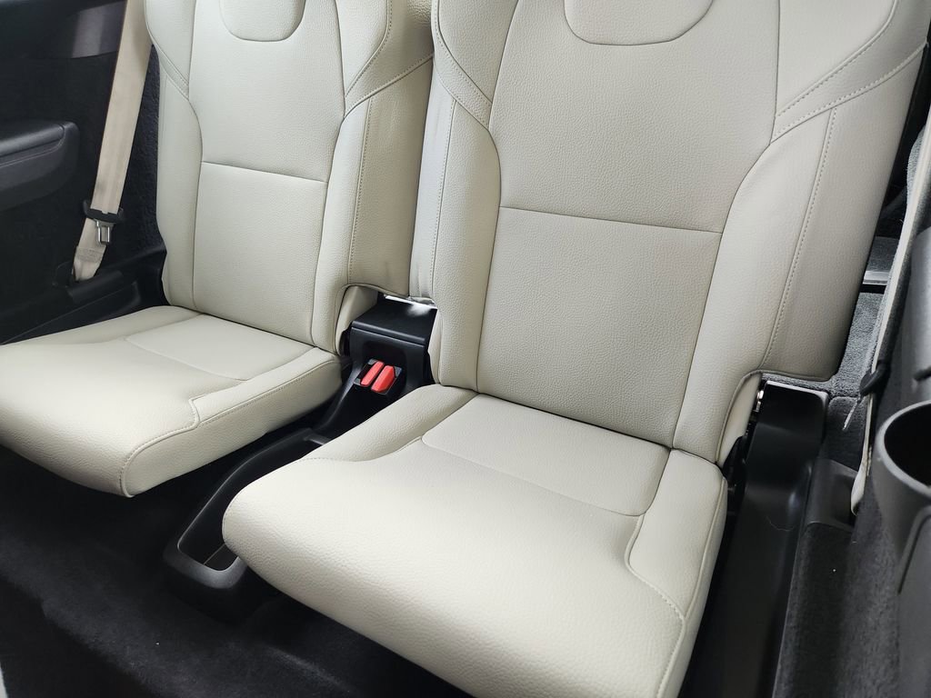 Used 2020 Volvo XC90 T5 Momentum w/ Protection Package Premier AWD/4WD image 19