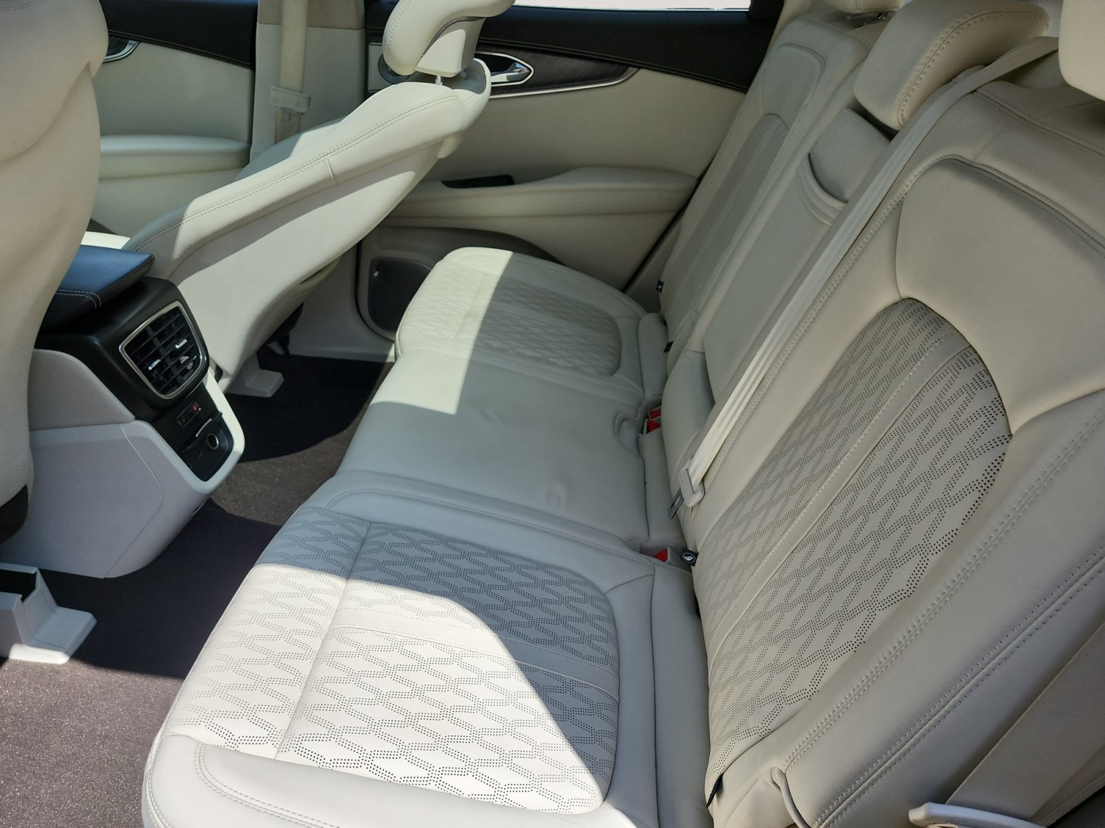 Used 2019 Lincoln Nautilus Black Label w/ Driver Assistance Package AWD/4WD image 13