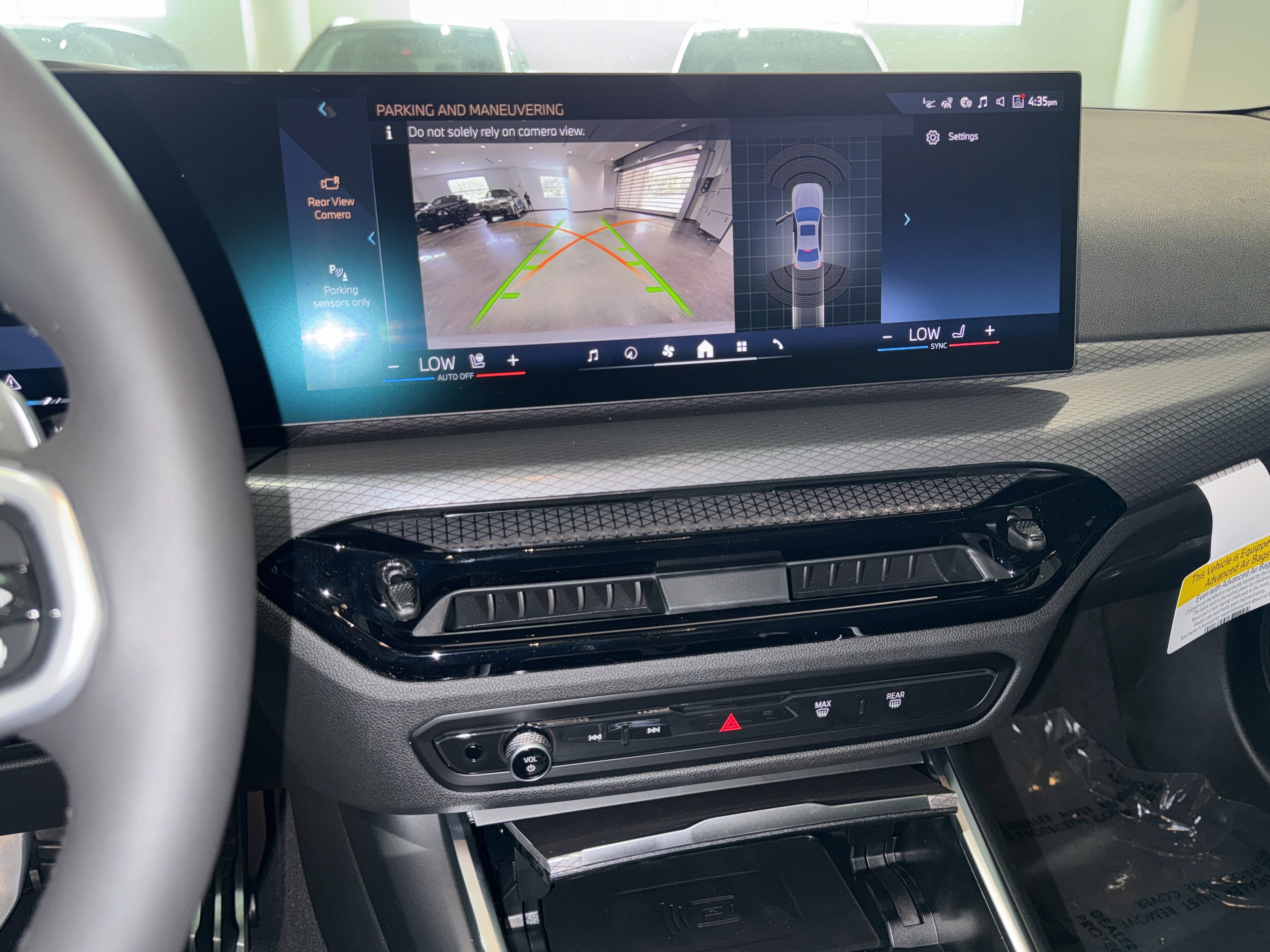 New 2026 BMW 330i Sedan w/ M Sport Package RWD image 19