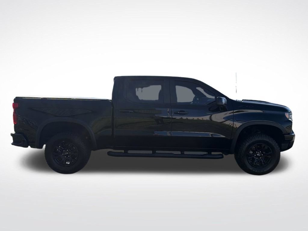 Used 2023 Chevrolet Silverado 1500 ZR2 w/ Technology Package AWD/4WD image 4