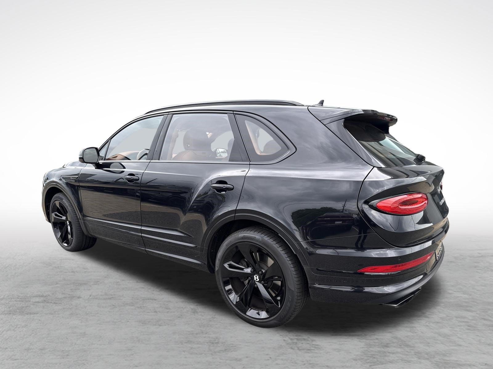 Used 2023 Bentley Bentayga AWD/4WD image 3