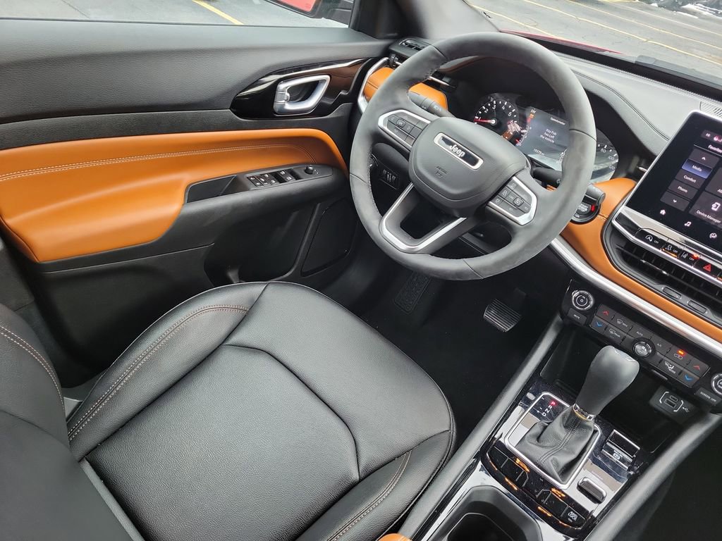 Used 2024 Jeep Compass Limited image 17