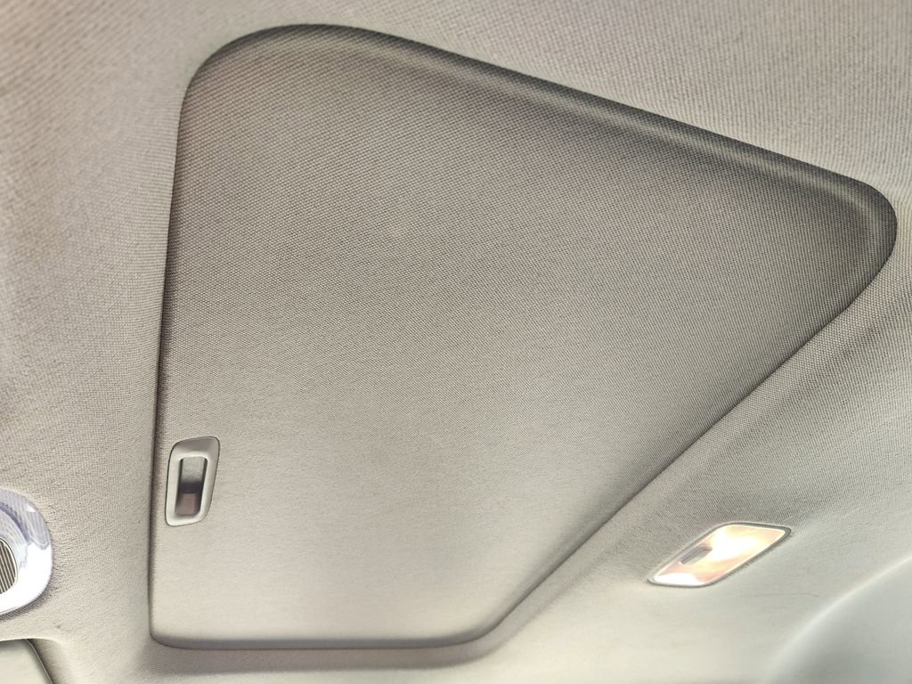 Used 2025 Hyundai Elantra SEL image 30