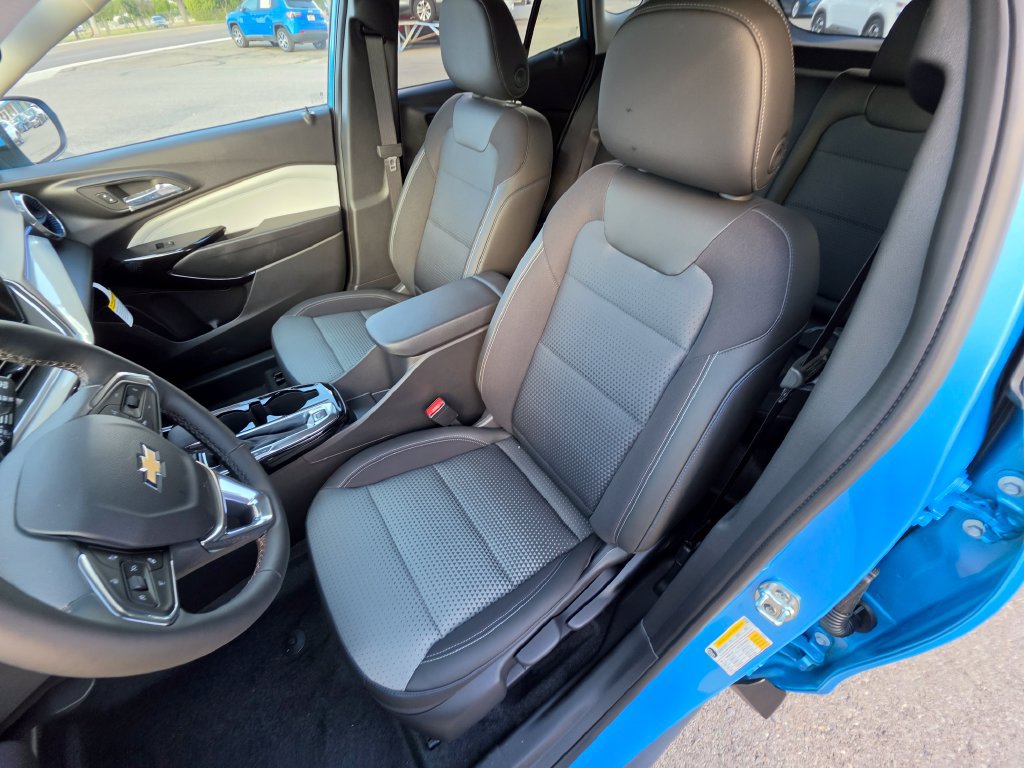 New 2026 Chevrolet Trax LT w/ Driver Confidence Package FWD image 9