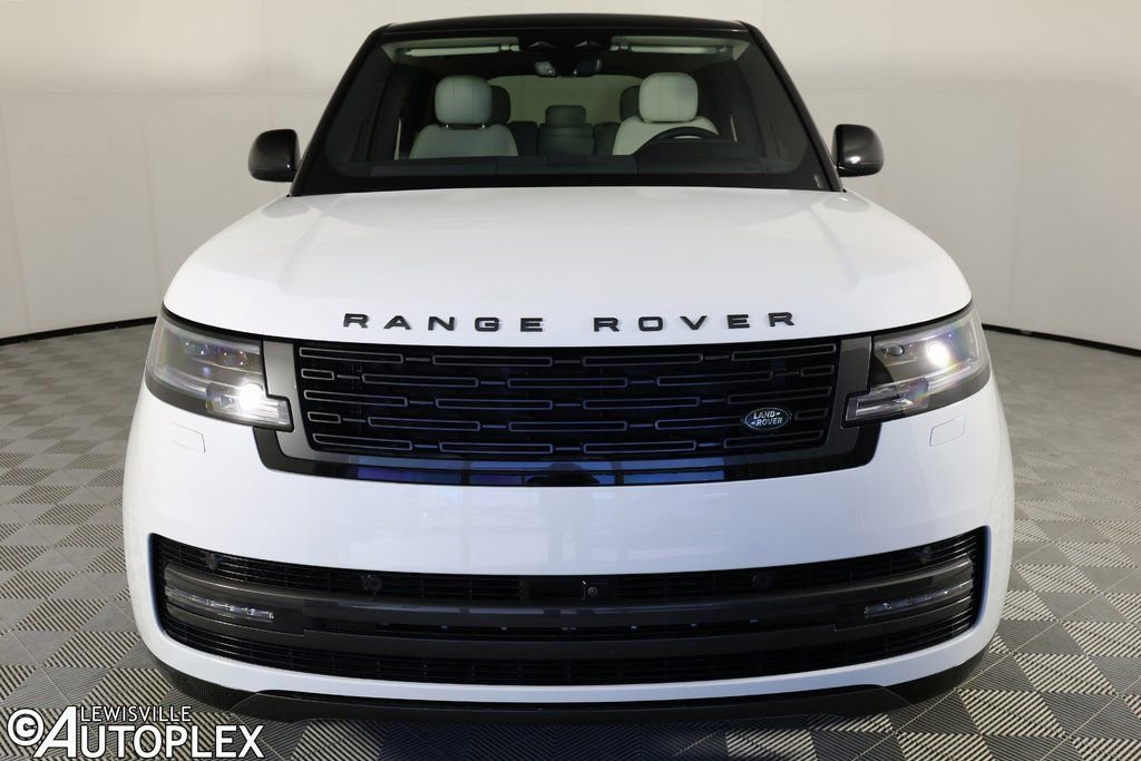 Used 2025 Land Rover Range Rover SE image 2