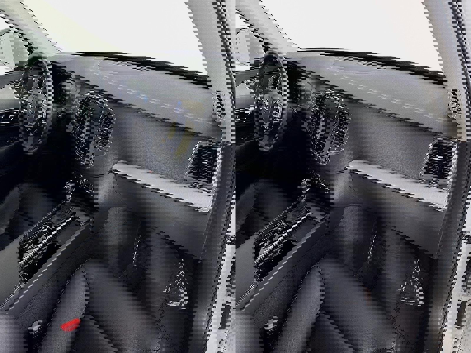 Used 2022 Volvo XC90 T5 Momentum image 31