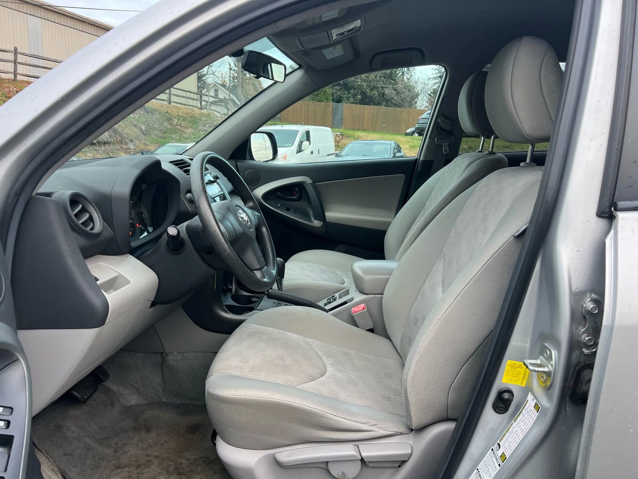 Used 2011 Toyota RAV4 4WD image 9